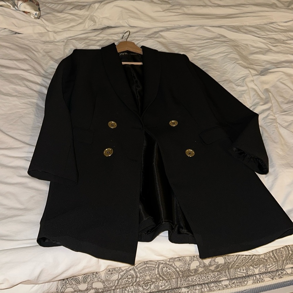 New without Tags ZARA jacket. Never worn.